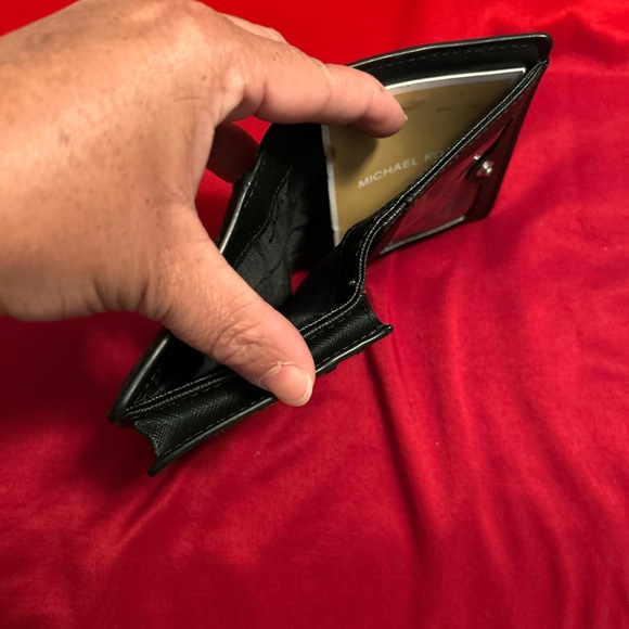 Small Michael Kors wallet - Picture 5 of 5